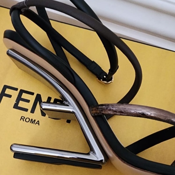 Fendi Wedge Heels Size 38.5 - Picture 2 of 7